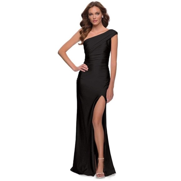 La Femme Dresses & Skirts - La Femme One-Shoulder Ruched Side Slit Formal Dress Black Size 10 NWT